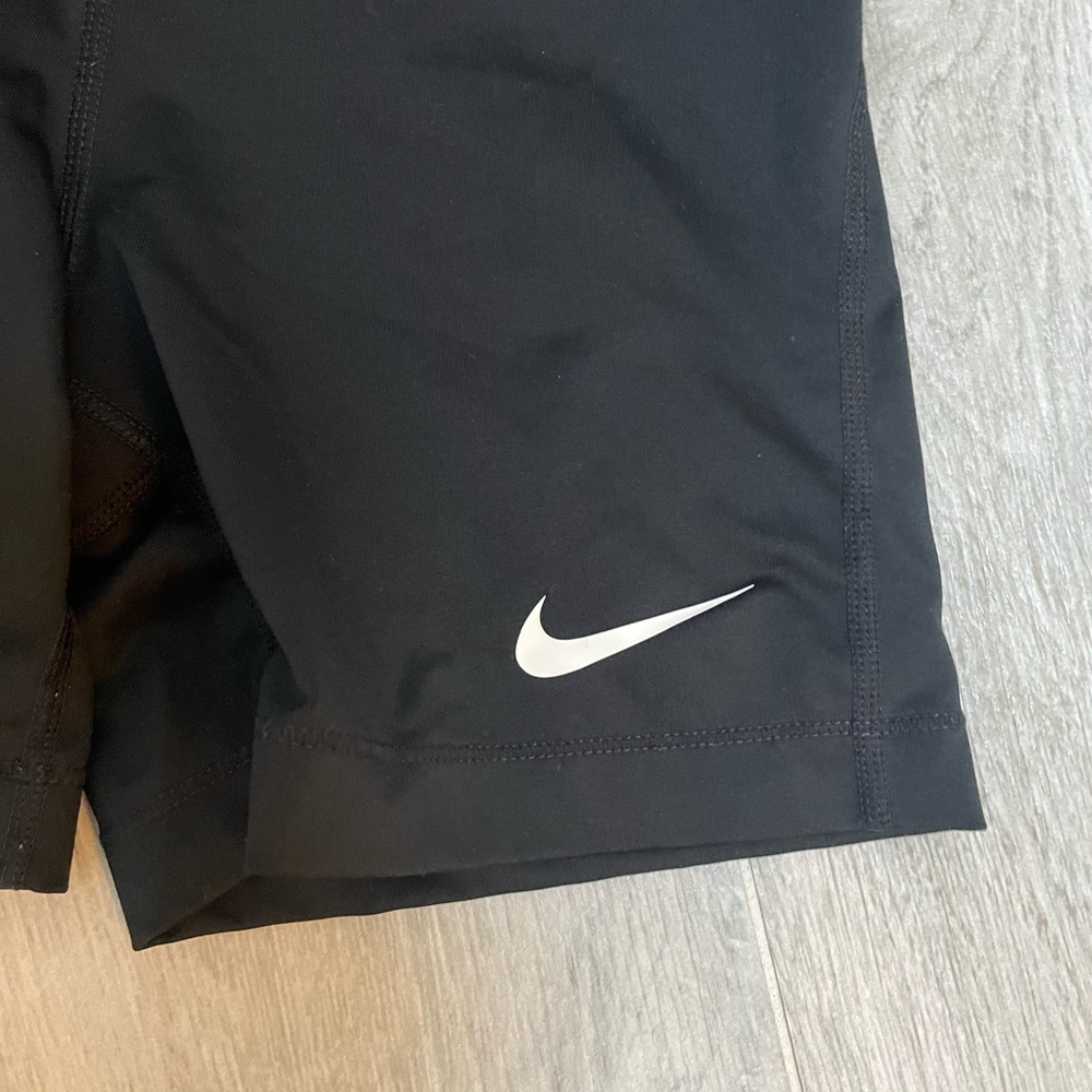 Nike Pro Dri-FIT Black Compression Shorts Womens Small 5 Inseam Volleyball - Picture 4 of 7